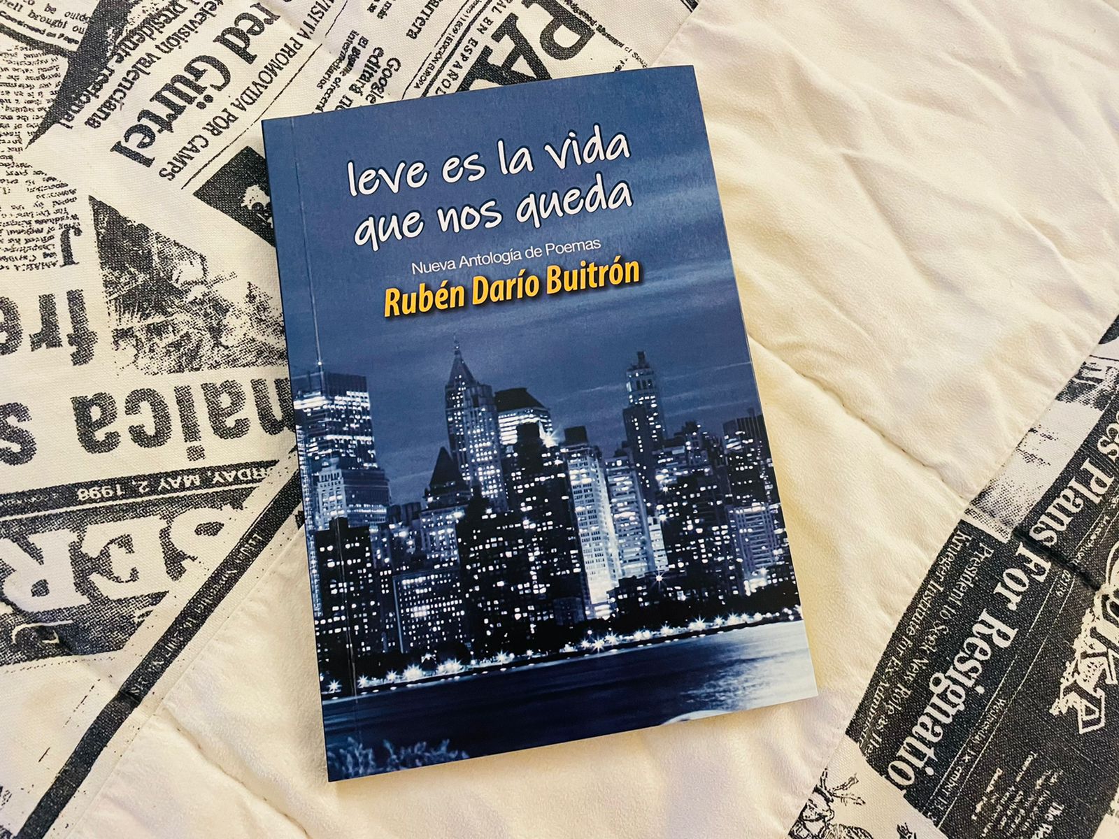 «Leve es la vida que nos queda, libro de Rubén Darío Buitrón». Por Fabián Guerrero Obando
