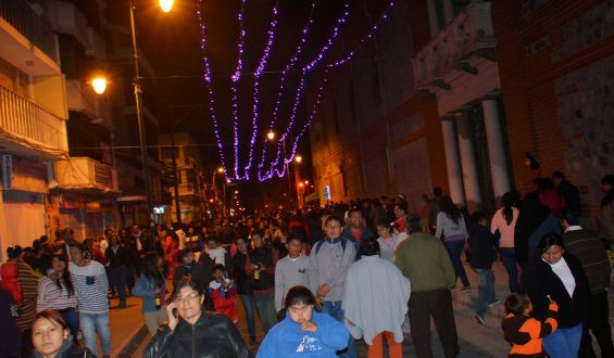 Entre sismos, lucesitas y demagogias