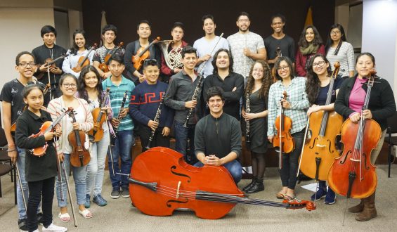 60 guerreros musicales venezolanos en Ecuador