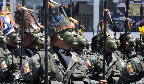 Los shuar en la línea de combate