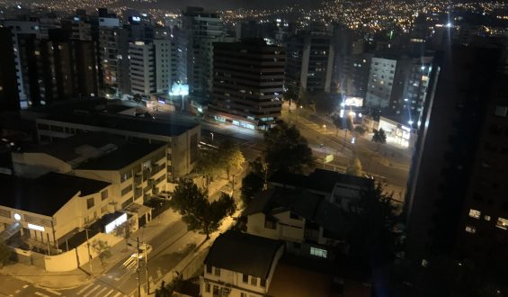 Las cacerolas estremecieron la noche quiteña