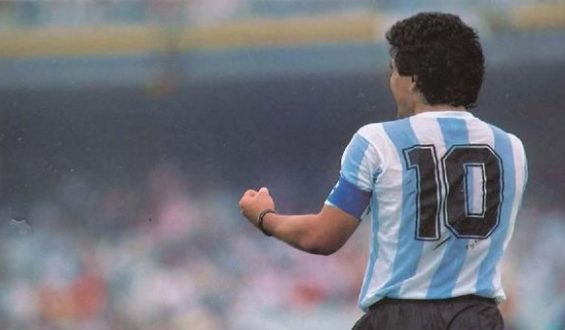 Maradona, el diez y el dios
