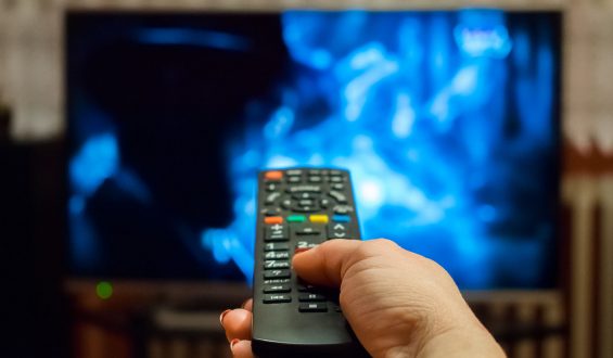 La gente cree que le informan, pero solo la entretienen