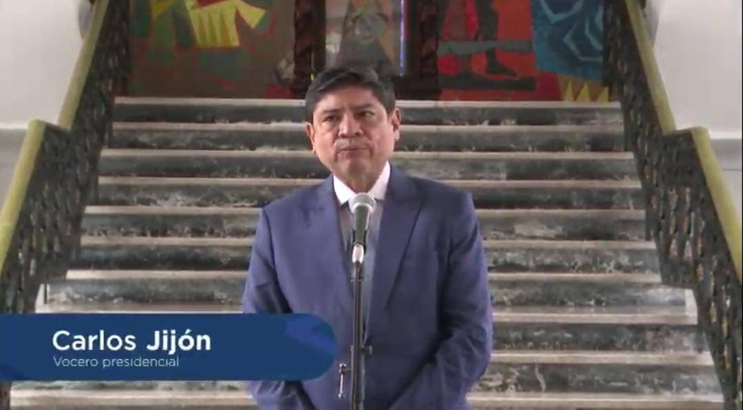 Enredos del vocero presidencial