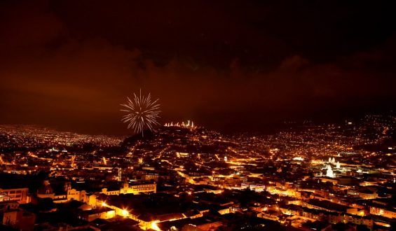 Entre sismos, lucecitas y demagogias