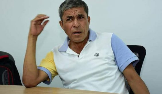 Este hombre es un Gil