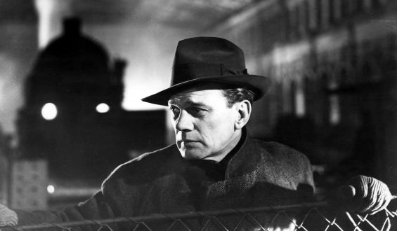 El escritor, ¿un espía?