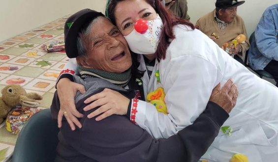 Los que luchan y los que ríen. Una crónica de Magaly Villacrés