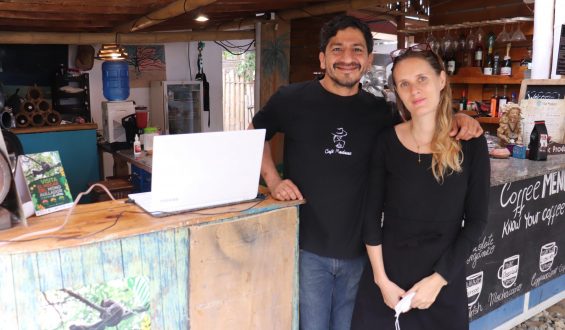 «Amores gringos», una crónica de Leonardo Ceballos