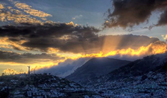 «El día en que se partió el cielo». Crónica de Hernán Gaibor.