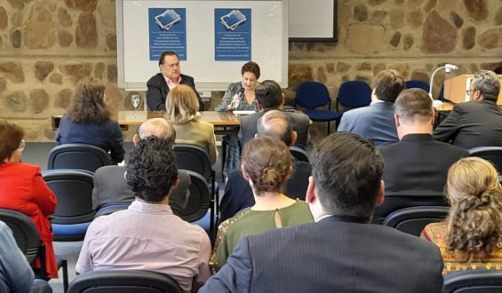 Una semilla de literatura ecuatoriana en Australia. Por María Dolores Cabrera