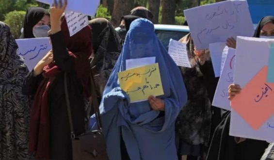 Los talibanes me prohíben estudiar. Por Sougand Hessamzadeh